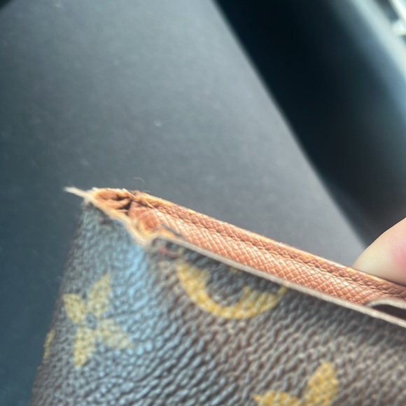 Authentic Large LV Mono Wallet - Picture 12 of 12